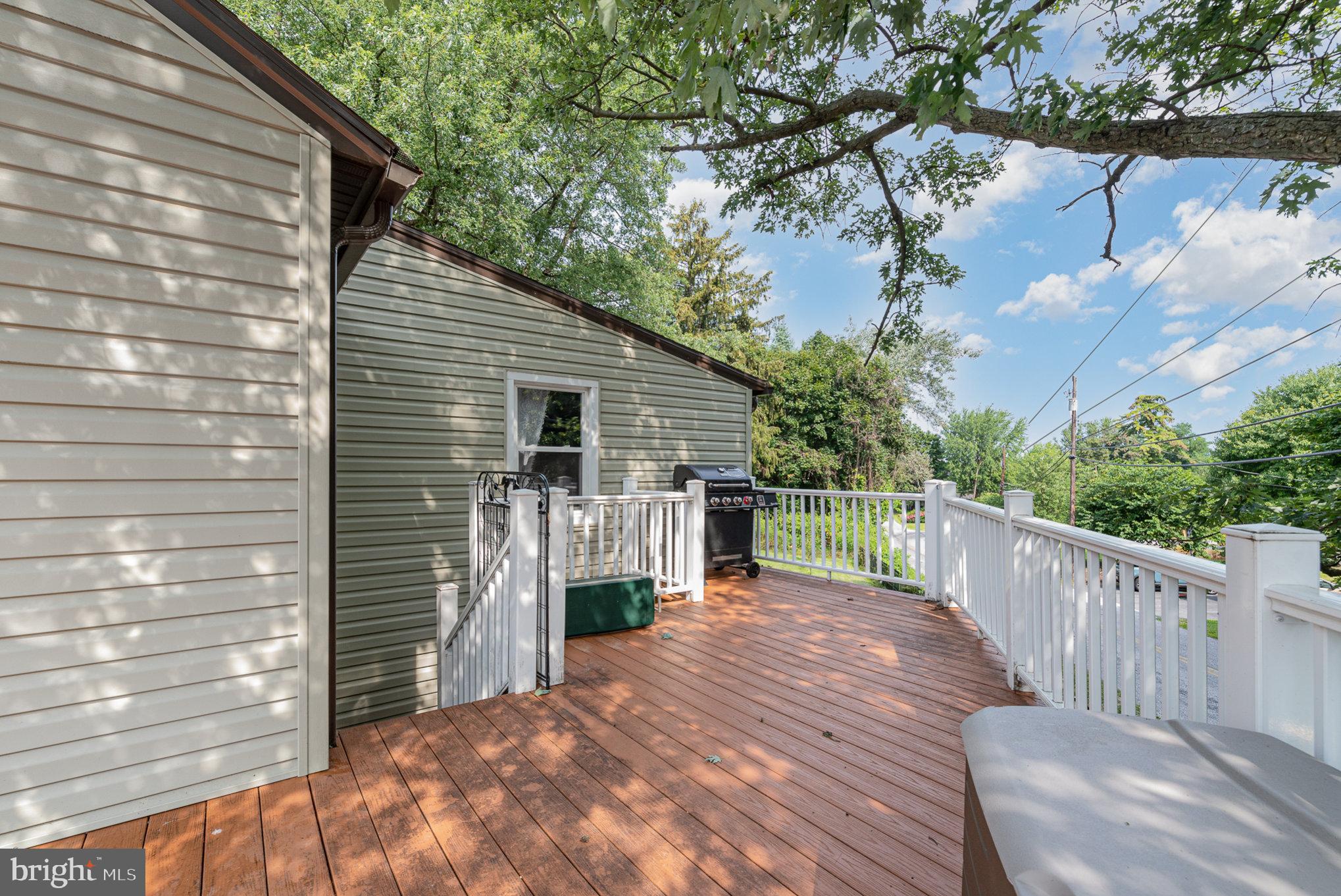 733-735 Mumper Ln