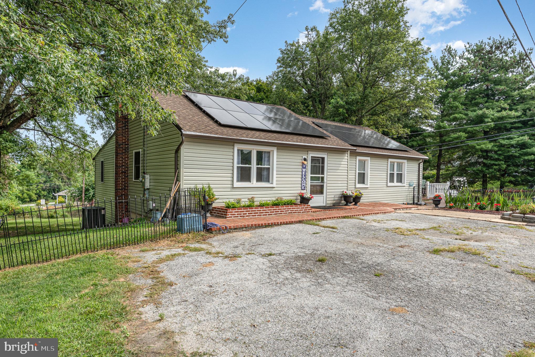 733-735 Mumper Ln