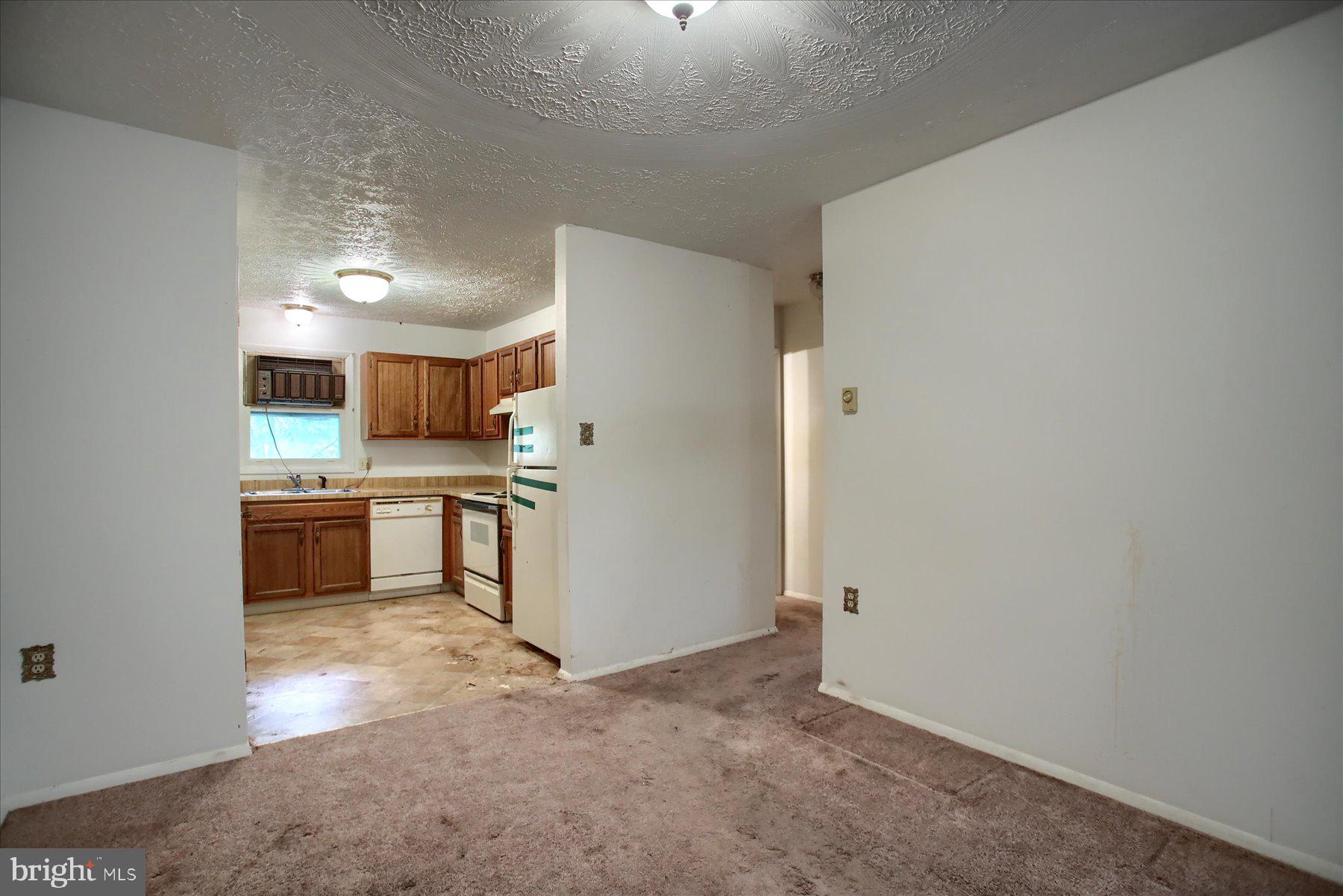 350 Juniper Dr