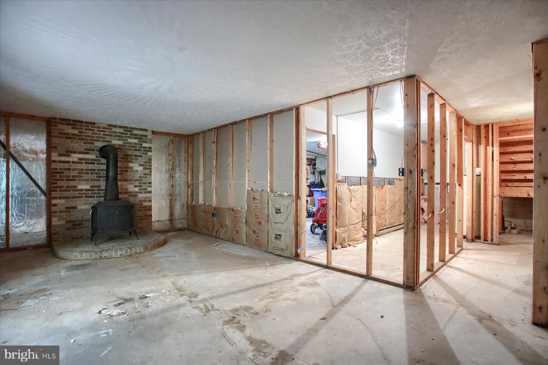 350 Juniper Dr