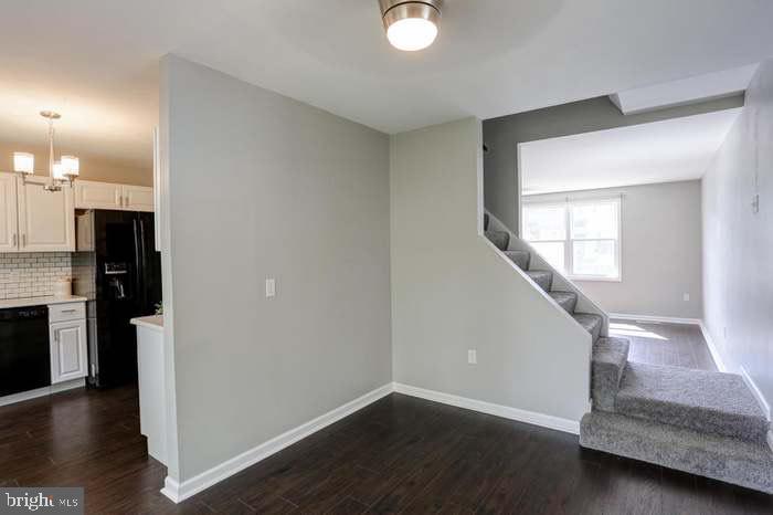 42 Persian Lilac Dr