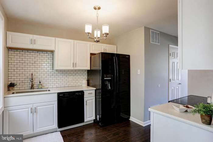 42 Persian Lilac Dr