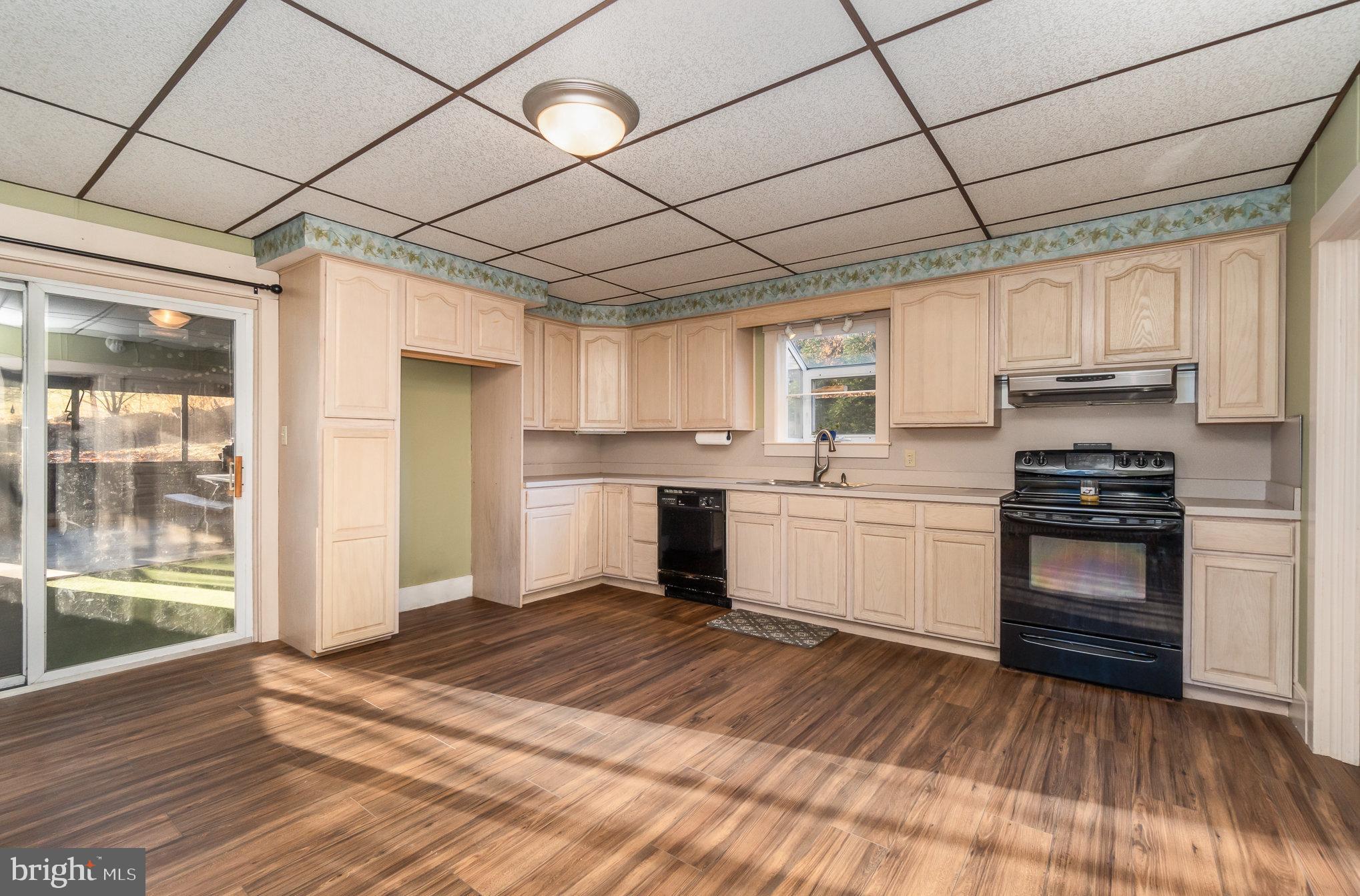 117 E Main St