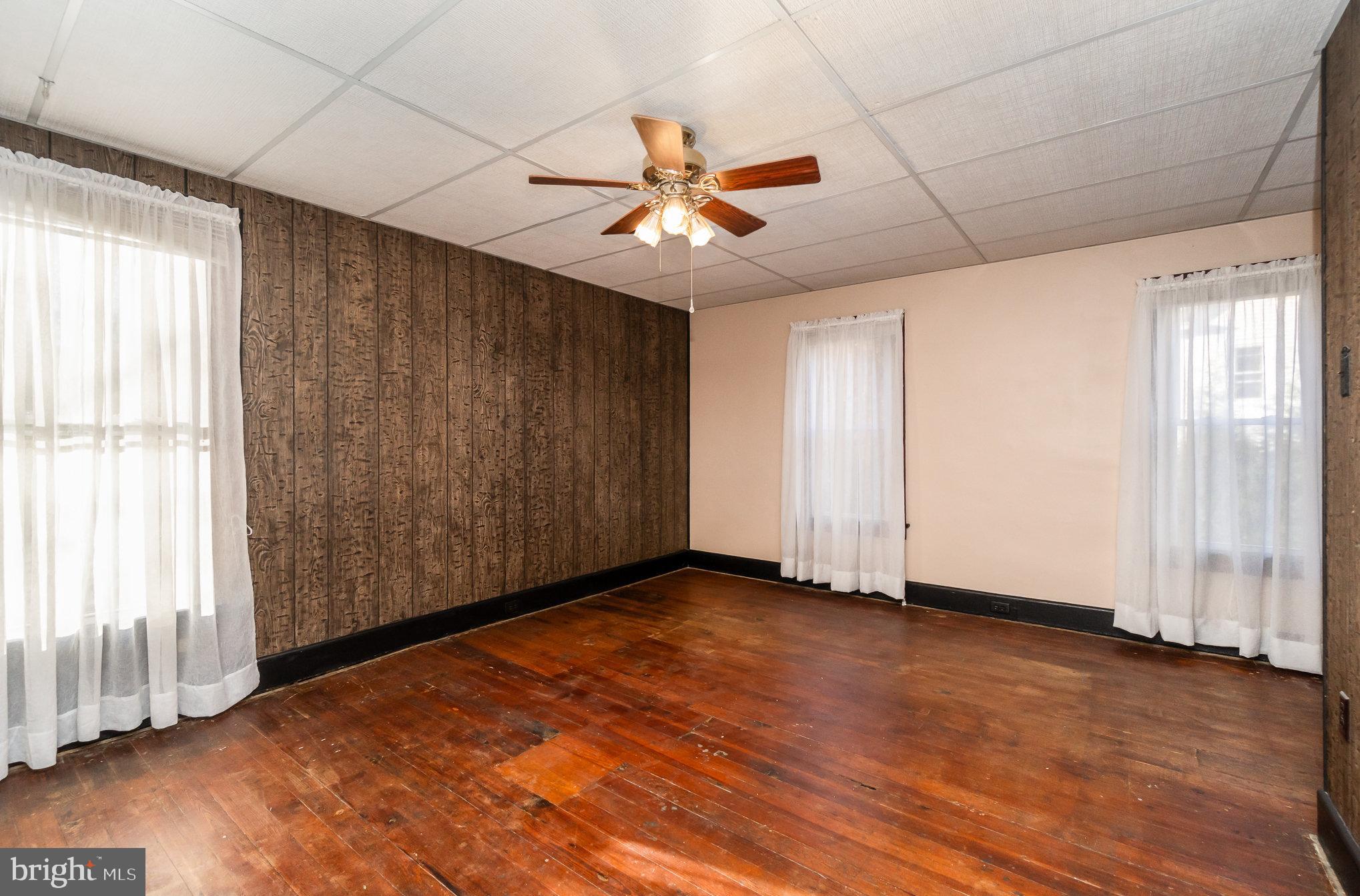 117 E Main St