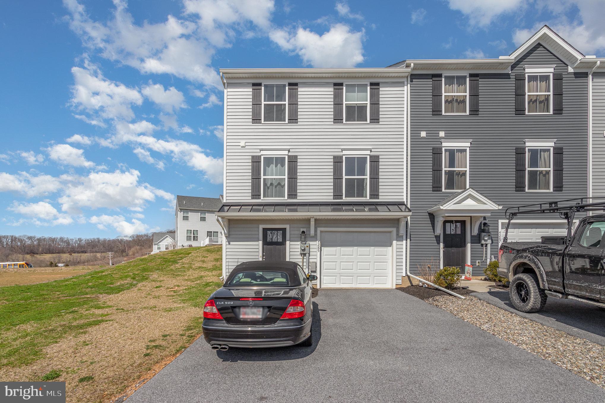 4285 Blackburn Dr