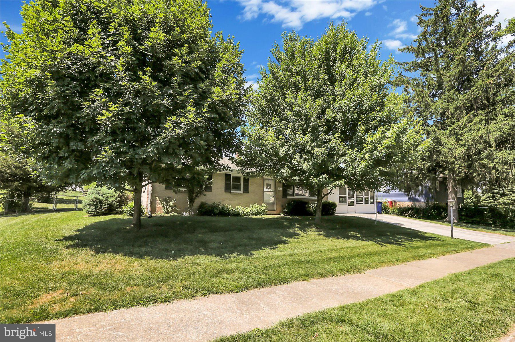 303 Sunset Dr