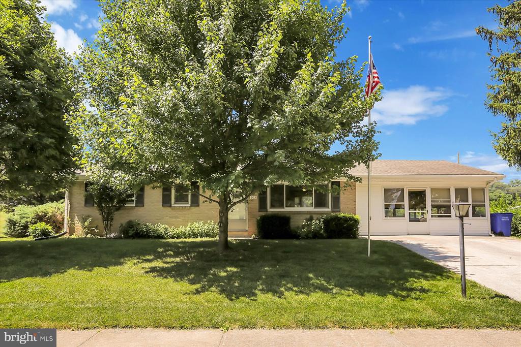 303 Sunset Dr