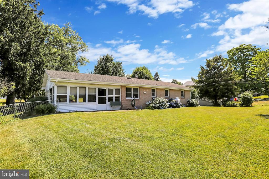303 Sunset Dr