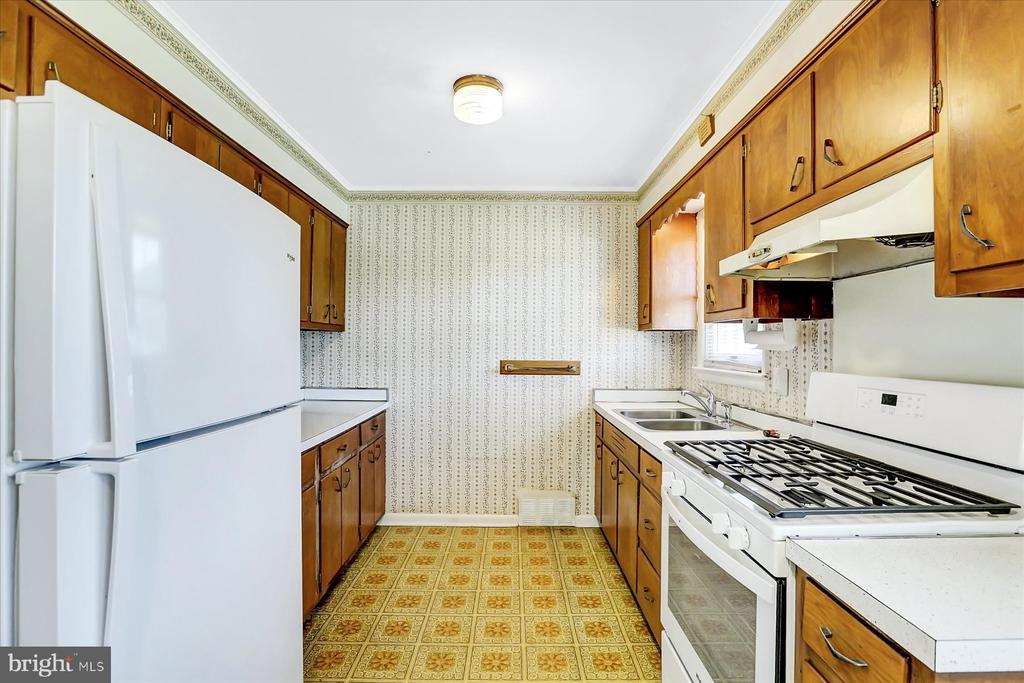303 Sunset Dr