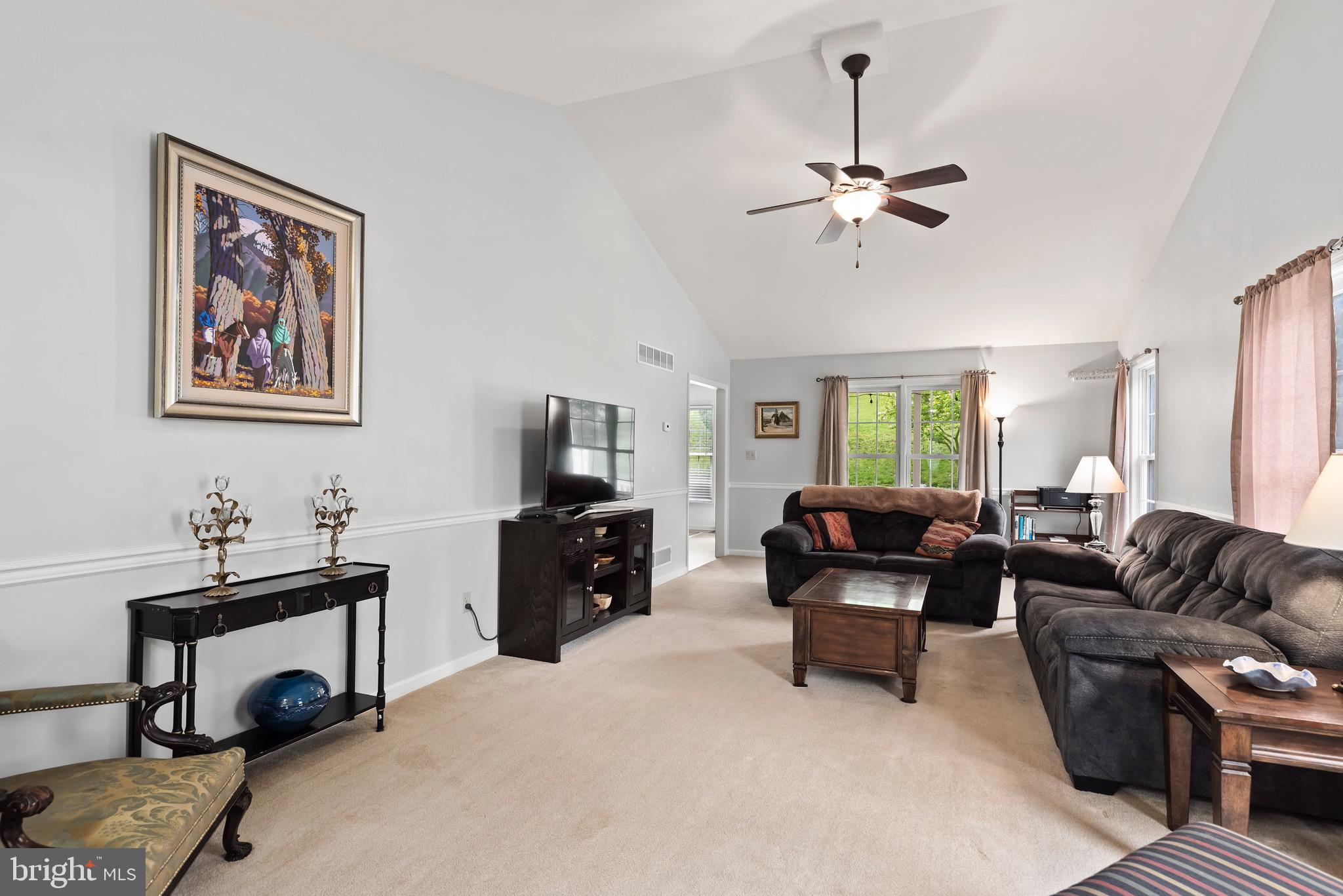 145 Lakeside Dr