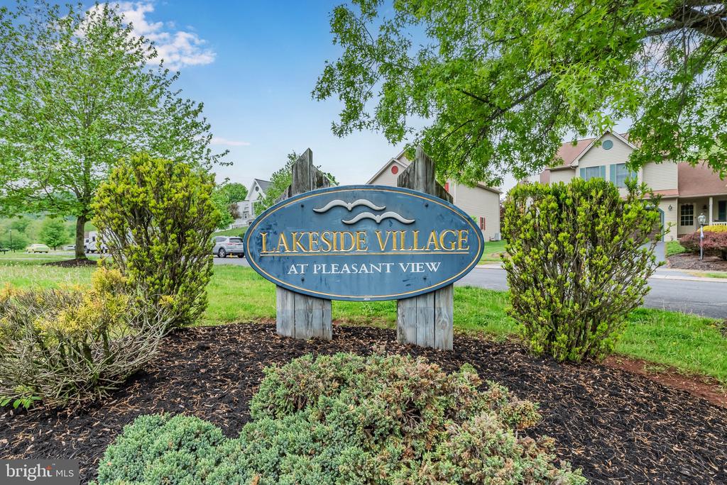 145 Lakeside Dr