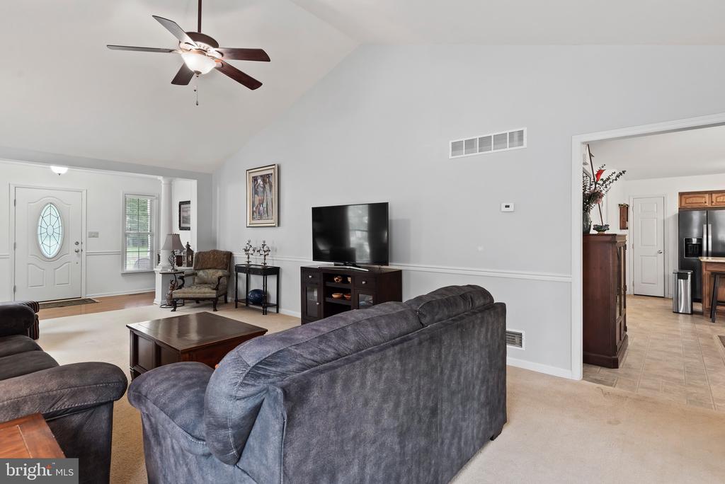 145 Lakeside Dr