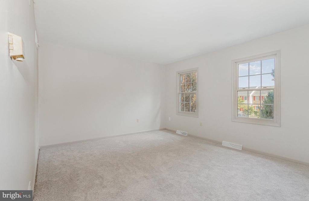 485 Harvest Dr