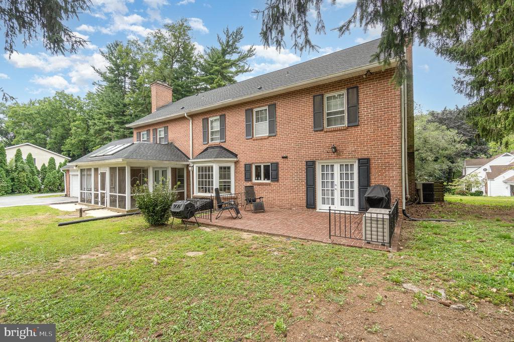 109 Lyn Cir