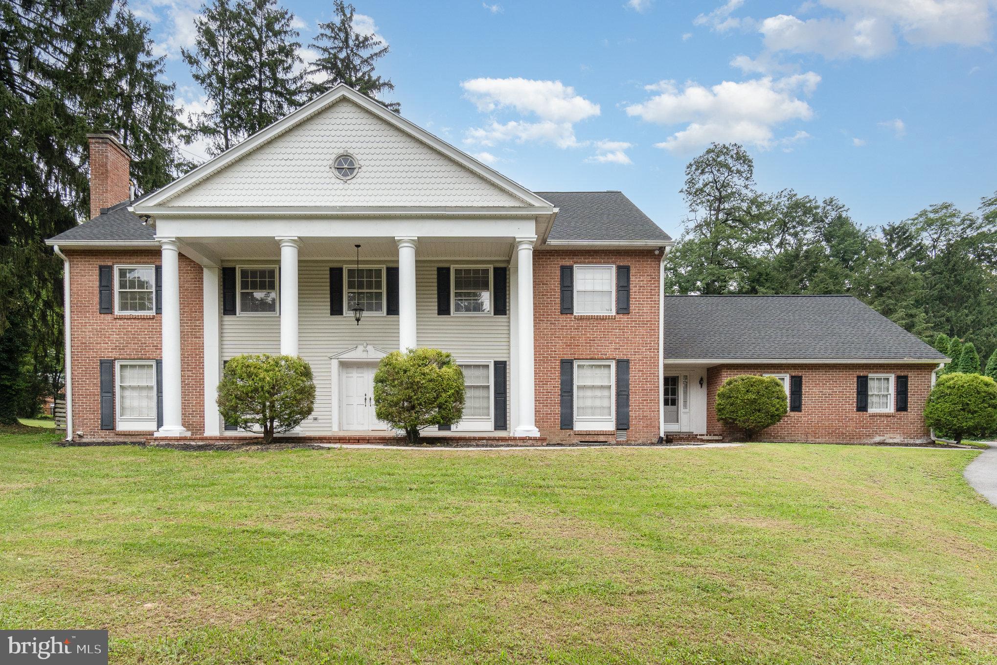 109 Lyn Cir