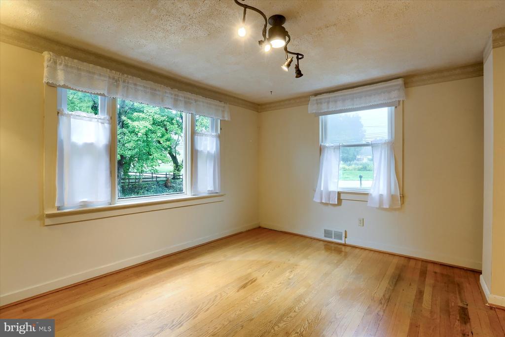 428 Valley Rd