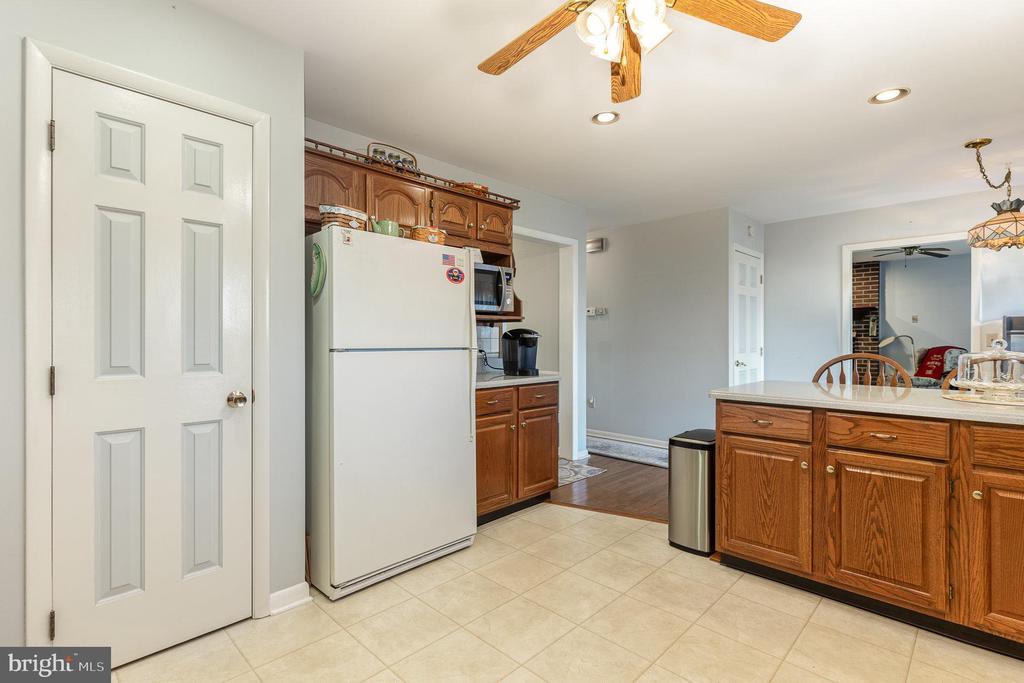 40 Spring Dr