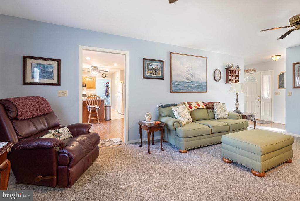 40 Spring Dr