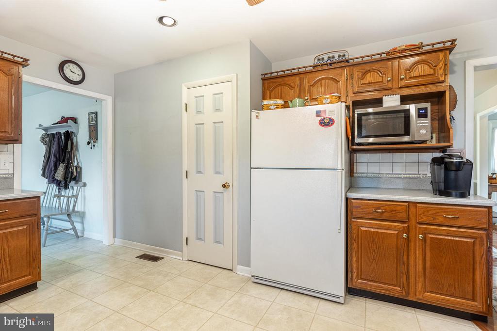 40 Spring Dr
