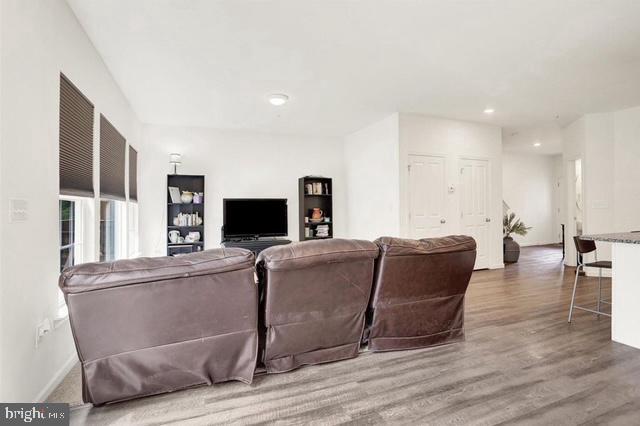 369 WEATHERSTONE DR