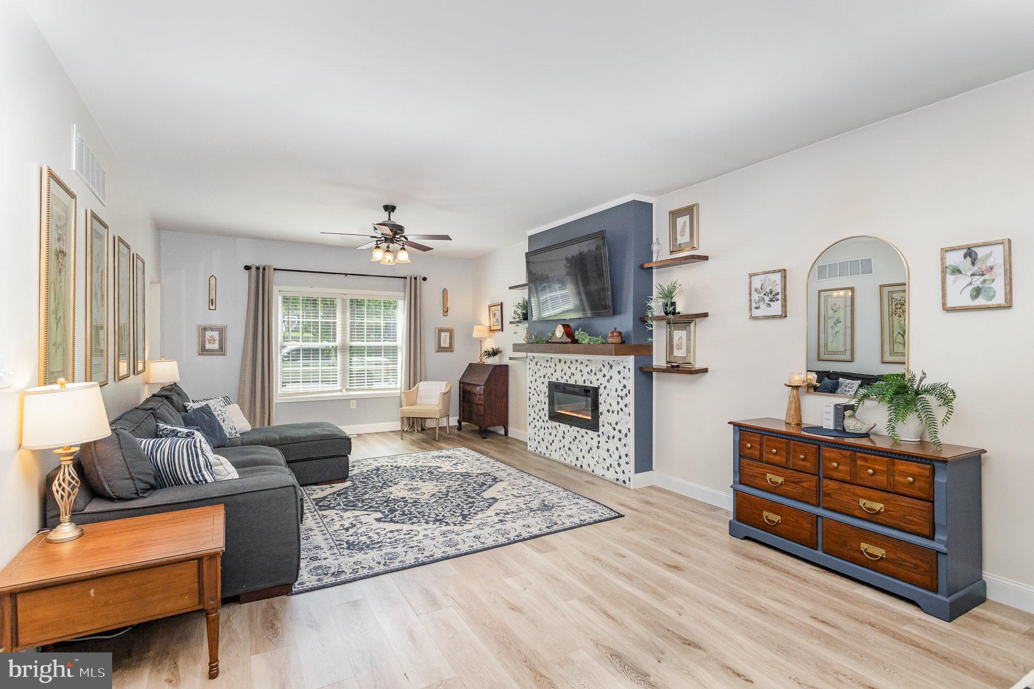 145 Pleasant View Ter