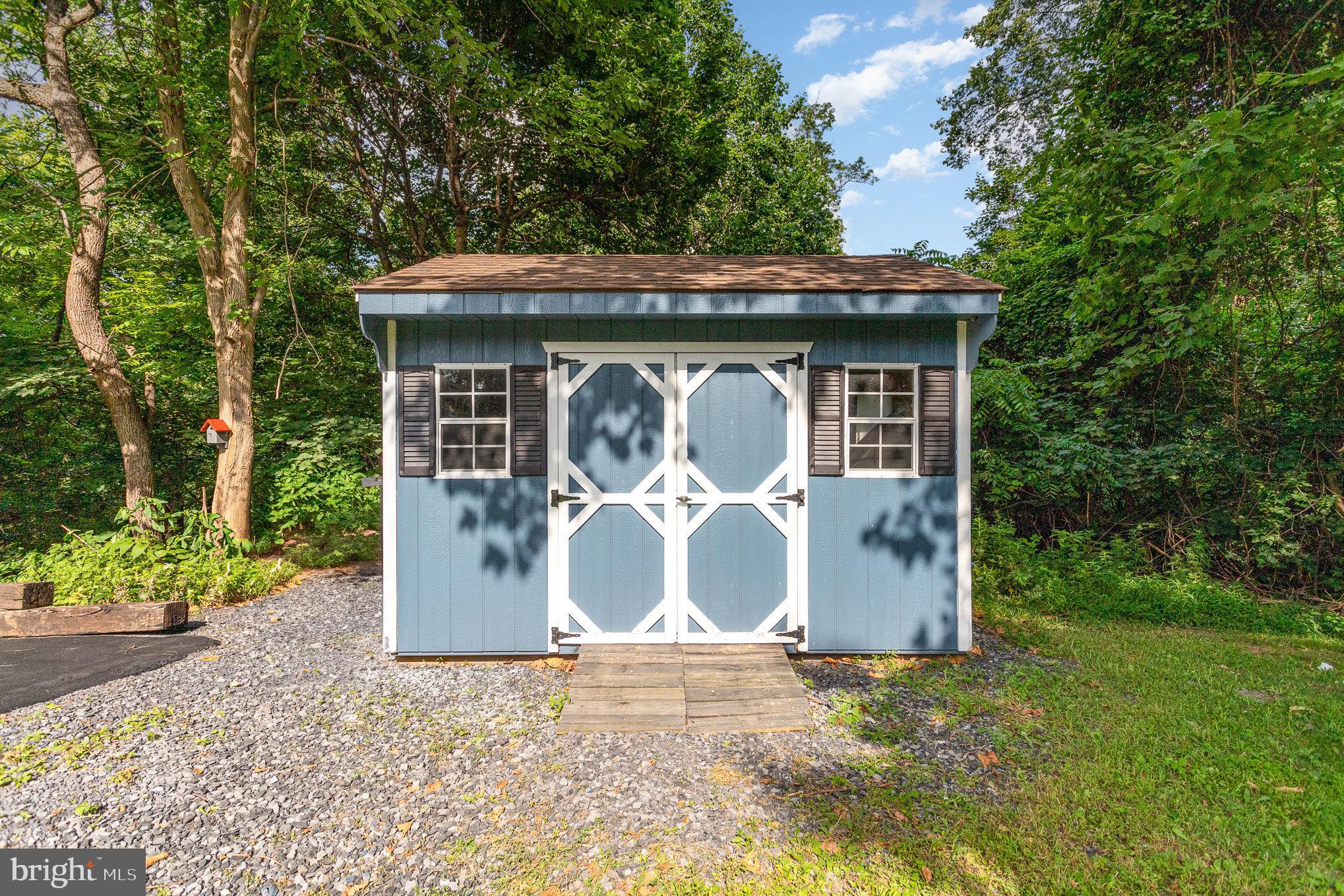 145 Pleasant View Ter