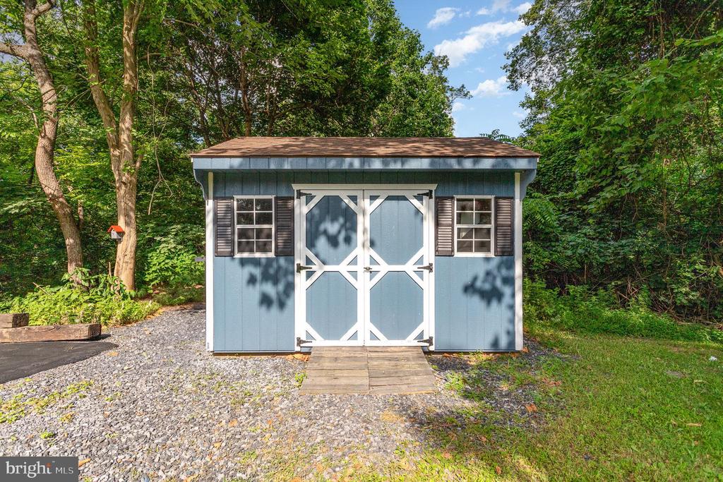 145 Pleasant View Ter