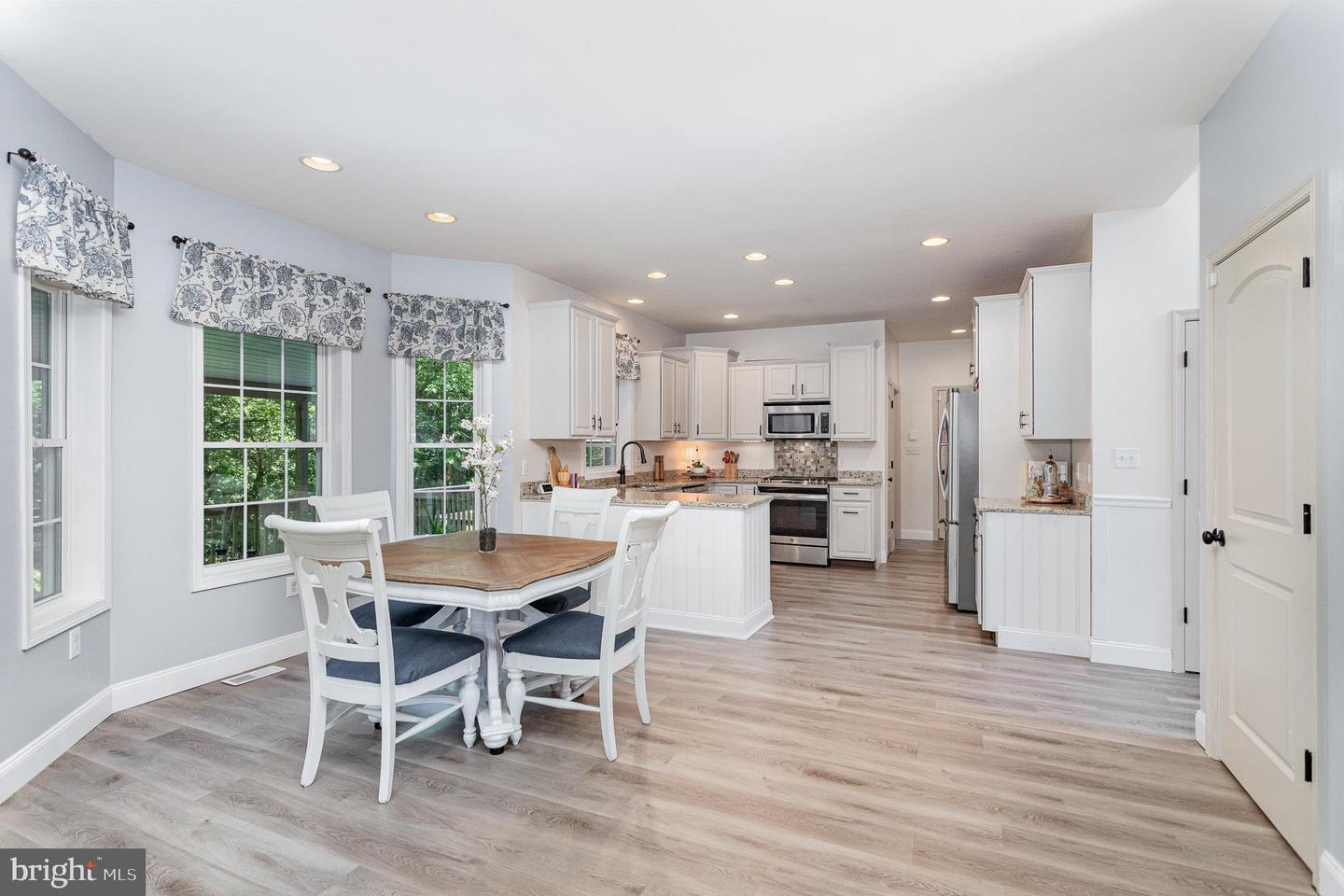 145 Pleasant View Ter
