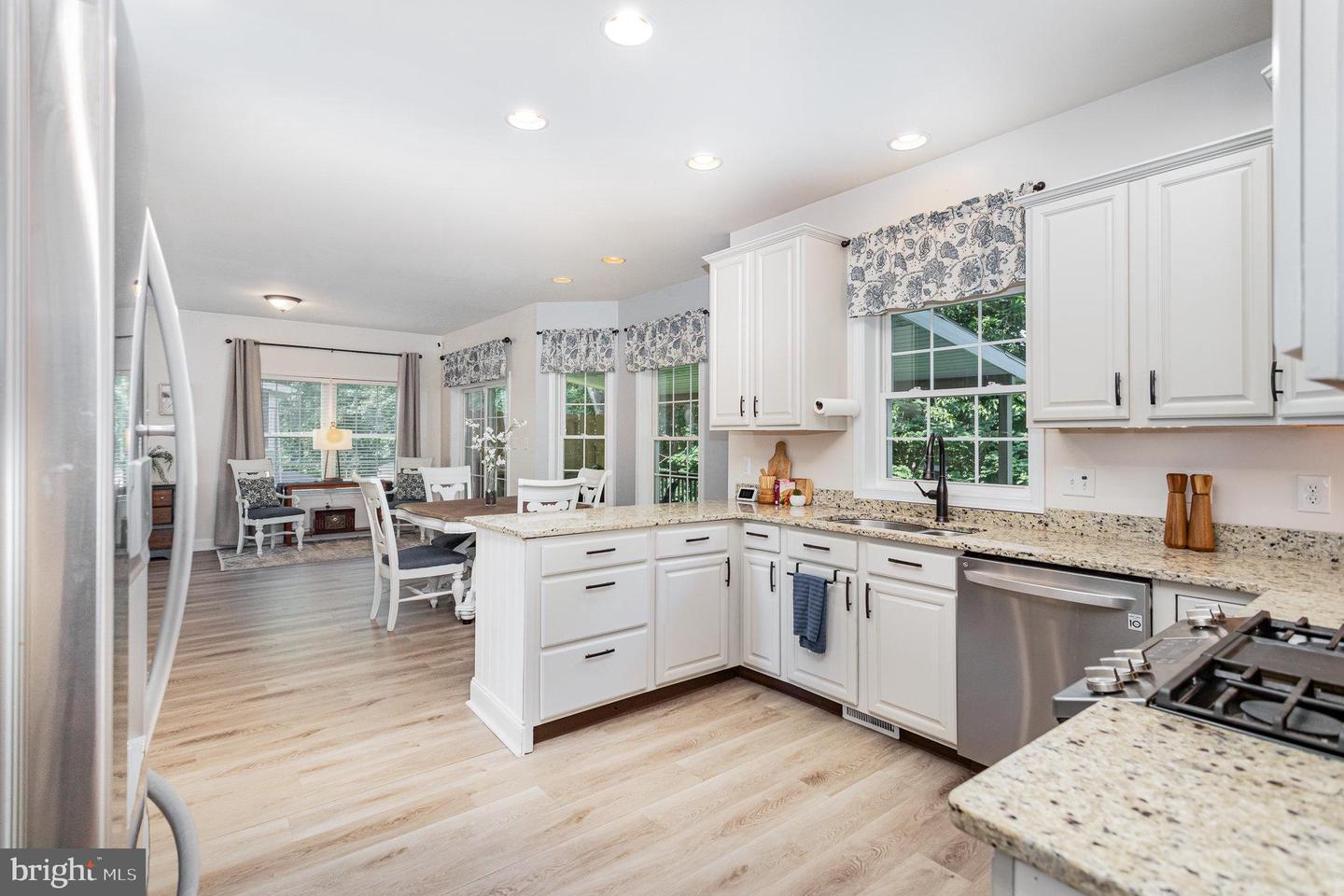 145 Pleasant View Ter