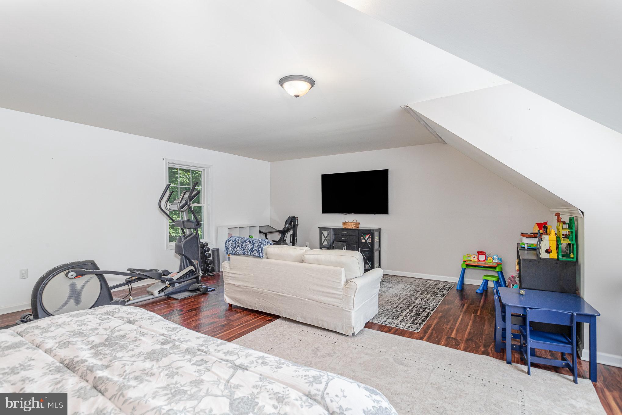 145 Pleasant View Ter