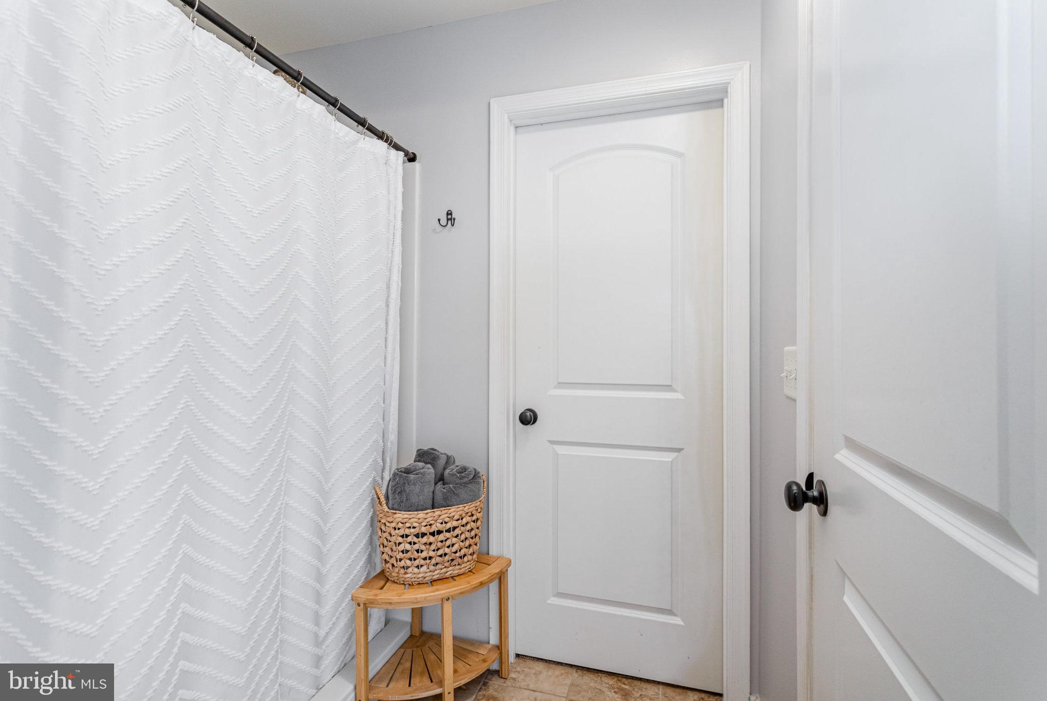 145 Pleasant View Ter