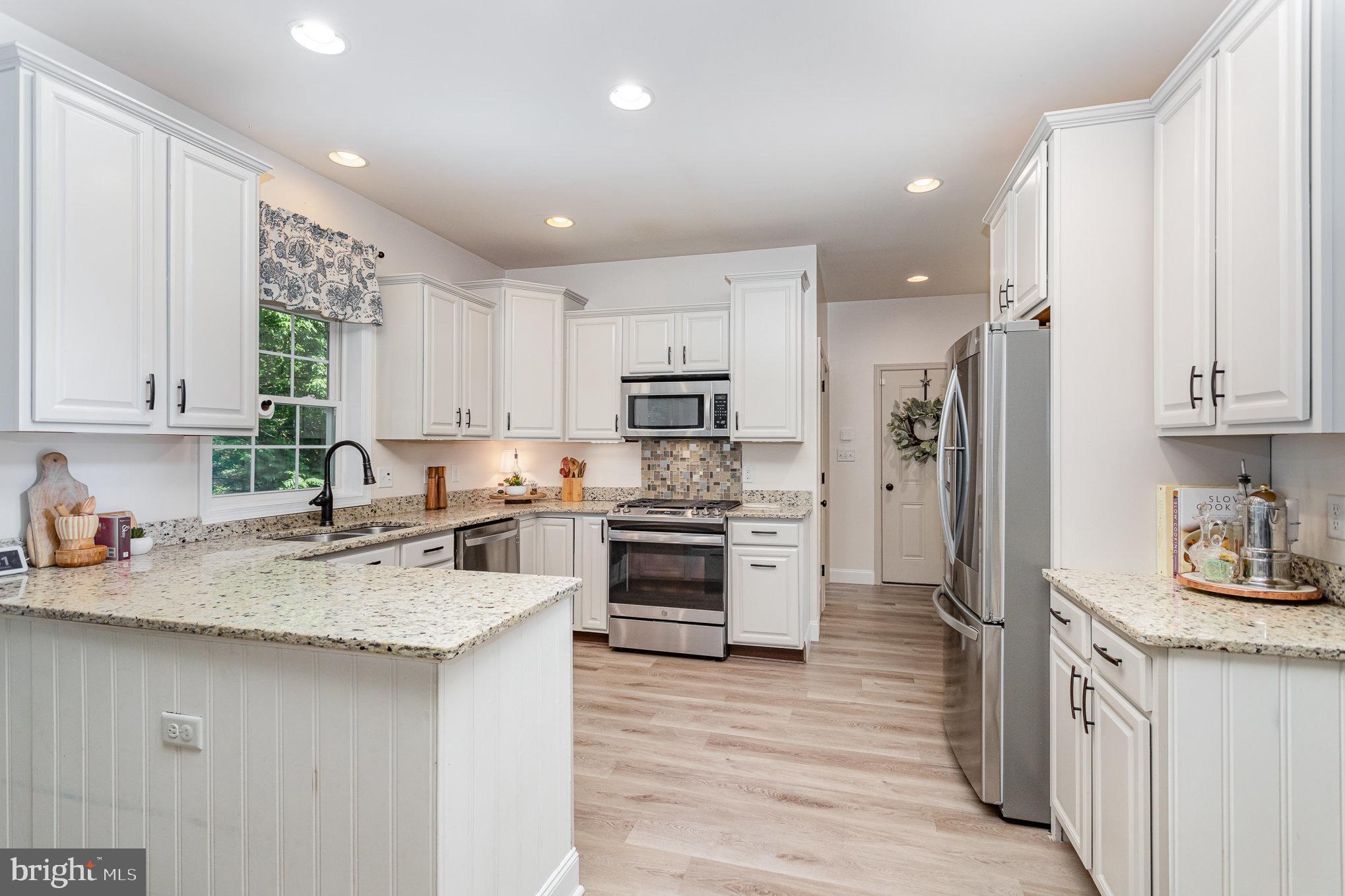 145 Pleasant View Ter