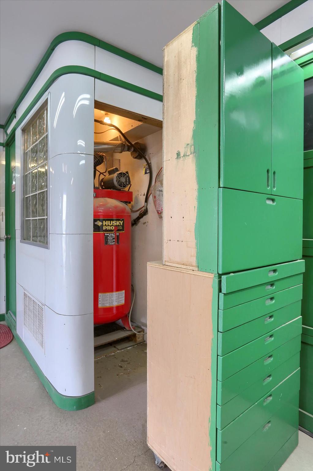 110 NORTHCREST DRIVE