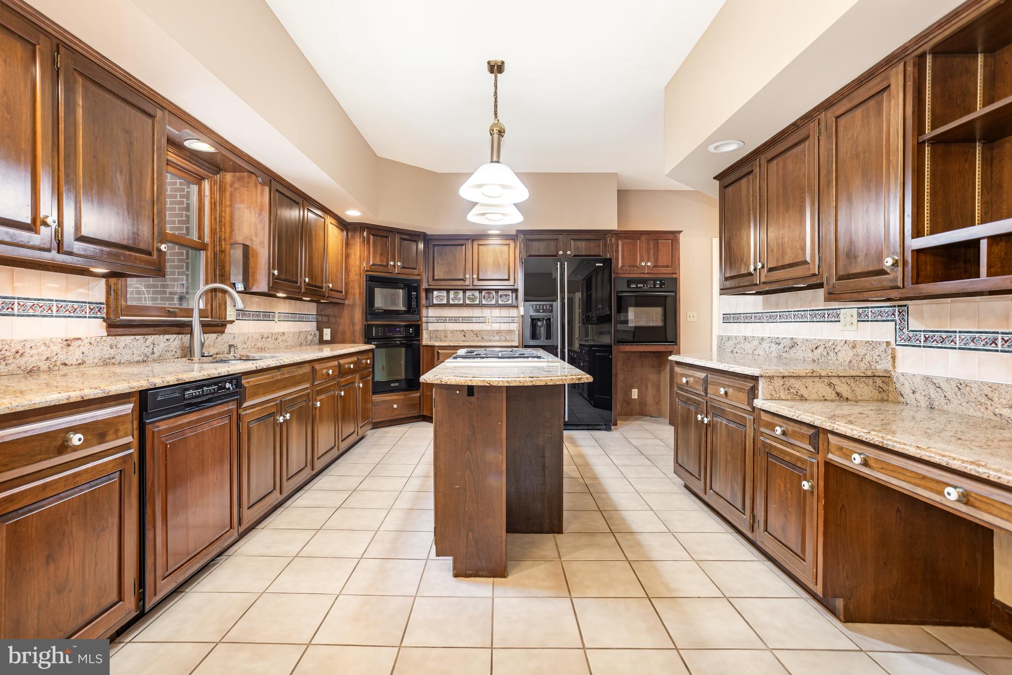 2547 HEPPLEWHITE DRIVE