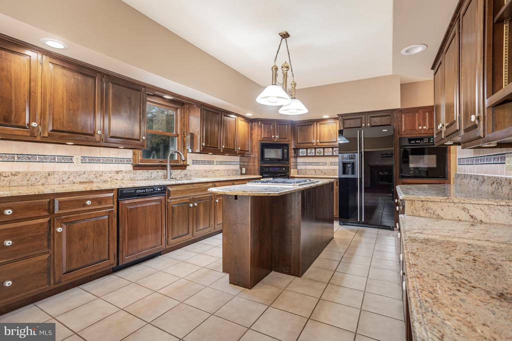 2547 HEPPLEWHITE DRIVE