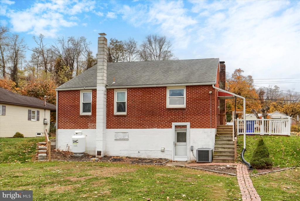 31 SPRINGERS LANE