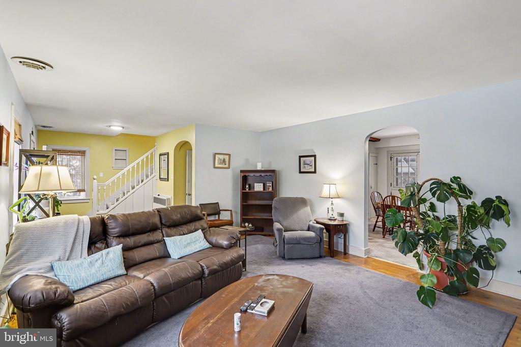 1068 GRANDVIEW ROAD