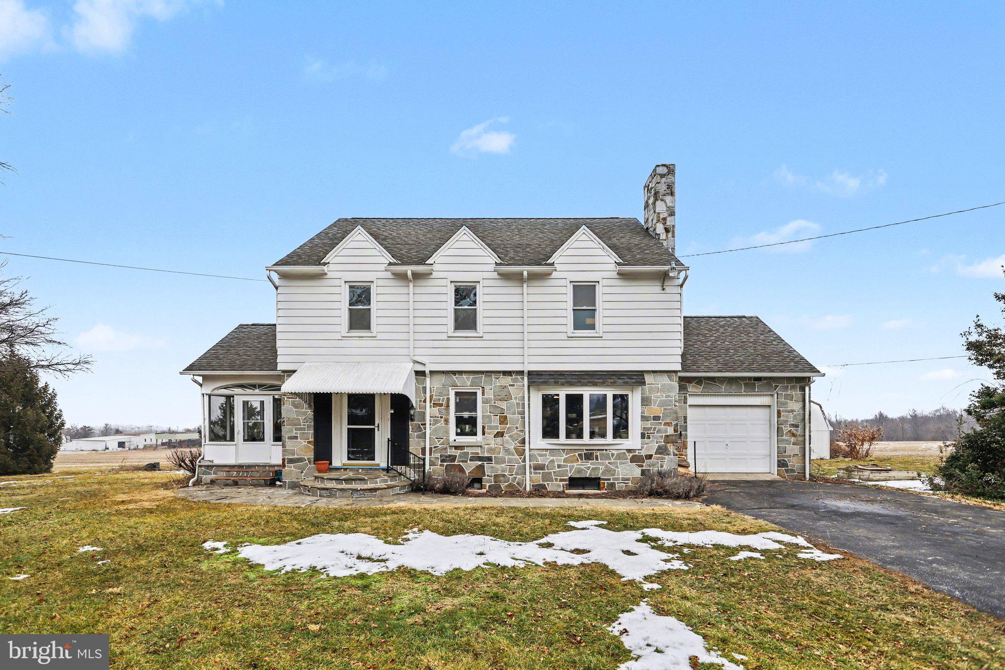 1068 GRANDVIEW ROAD