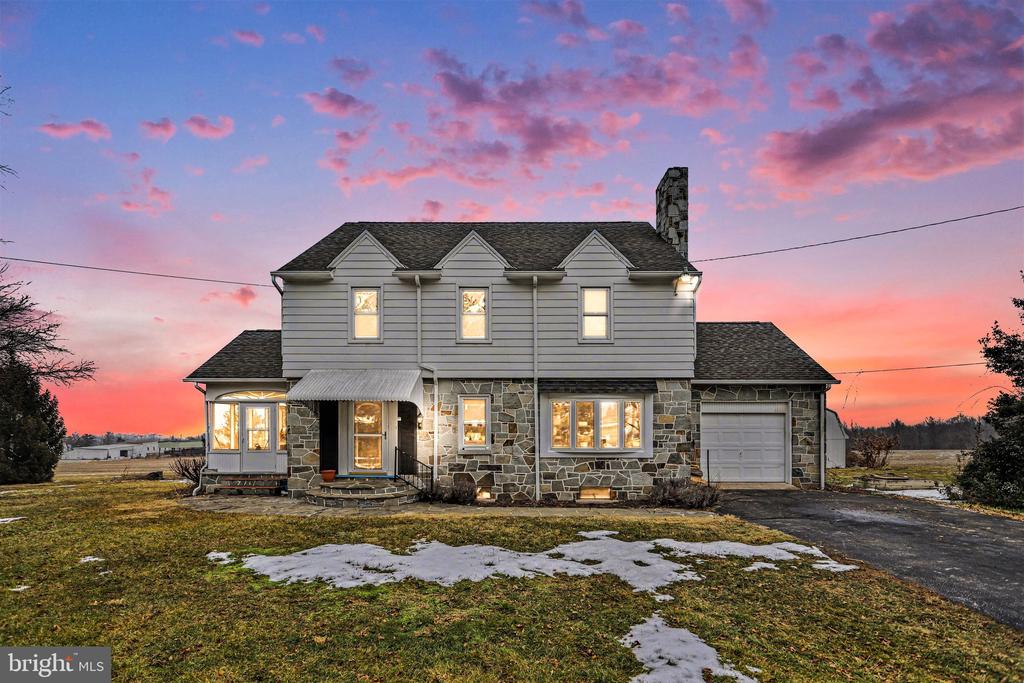 1068 GRANDVIEW ROAD