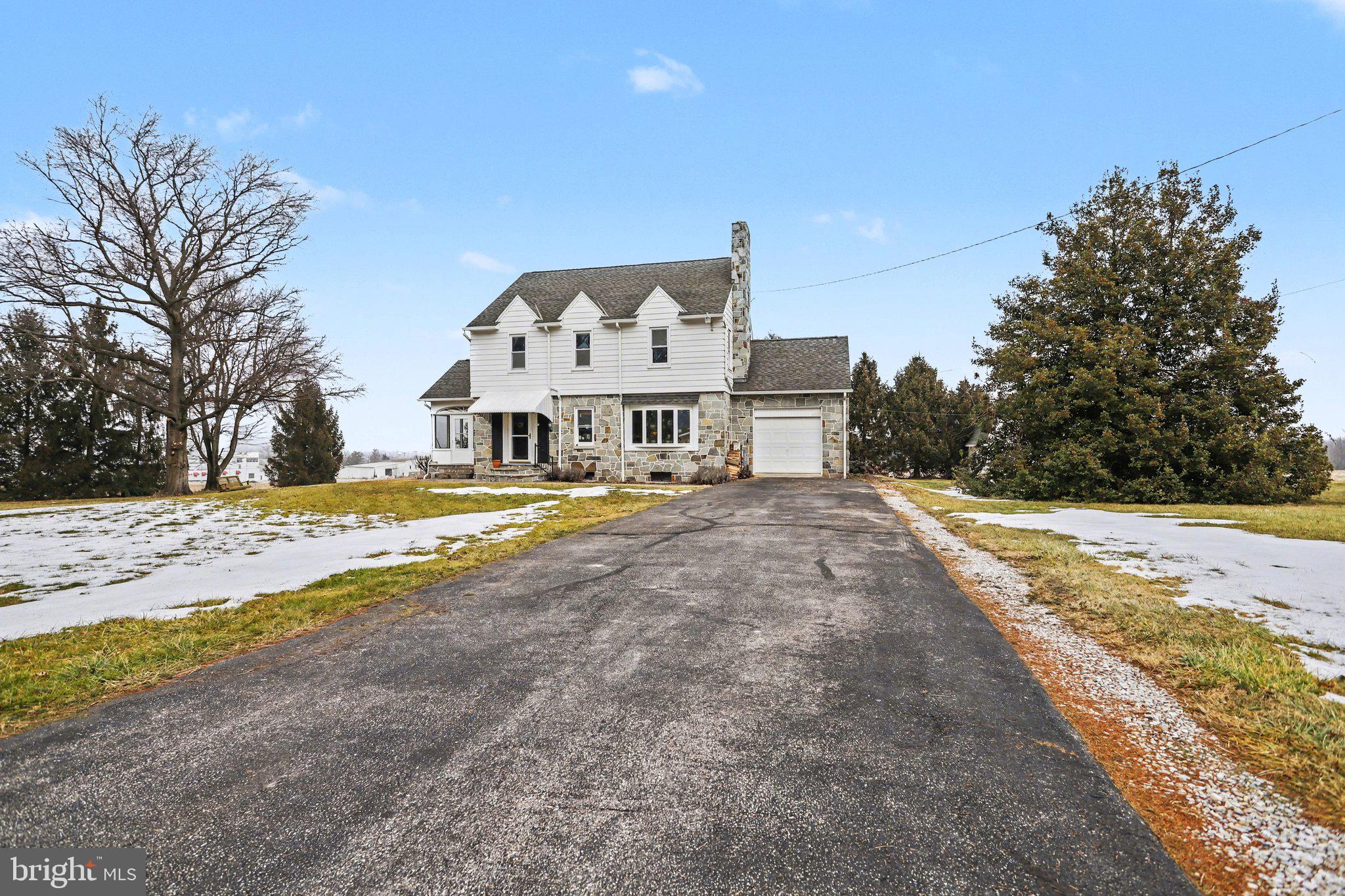 1068 GRANDVIEW ROAD