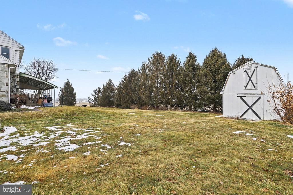 1068 GRANDVIEW ROAD