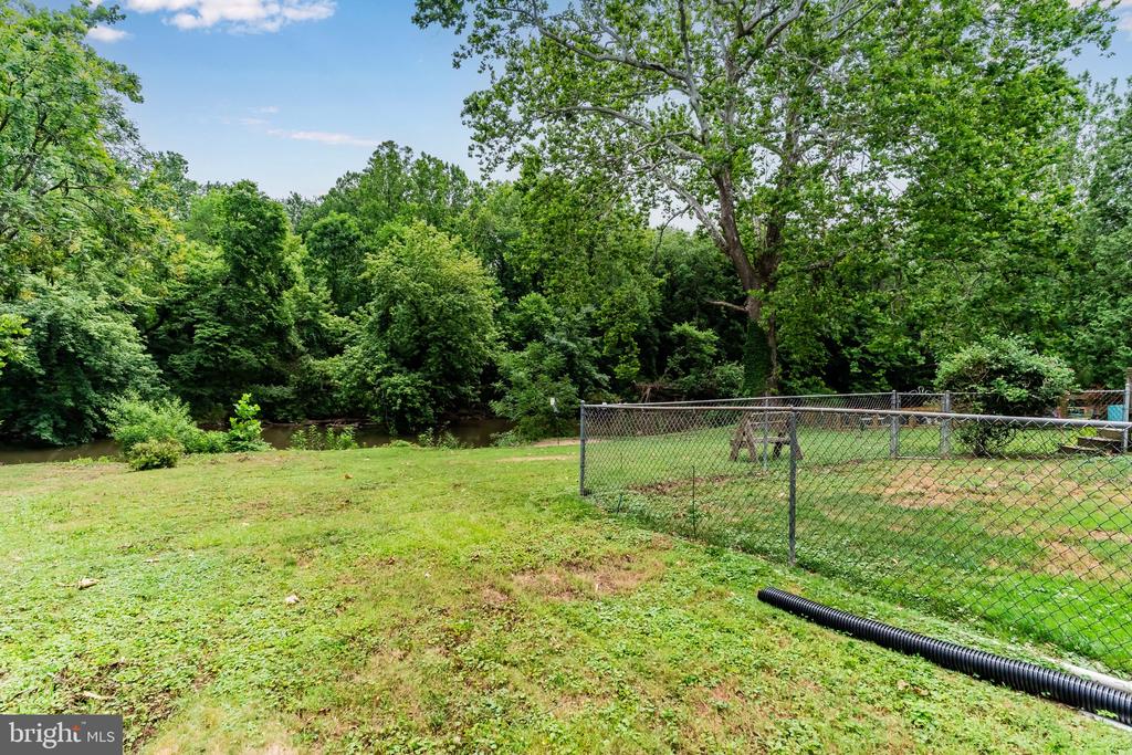 109 YELLOW BREECHES DRIVE