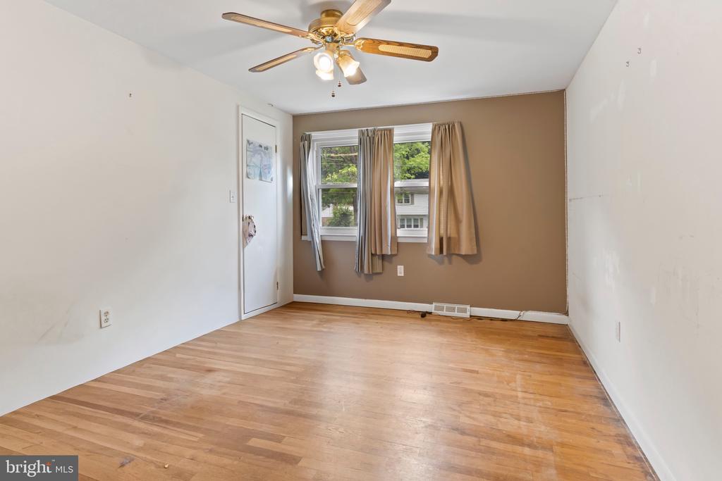 109 YELLOW BREECHES DRIVE