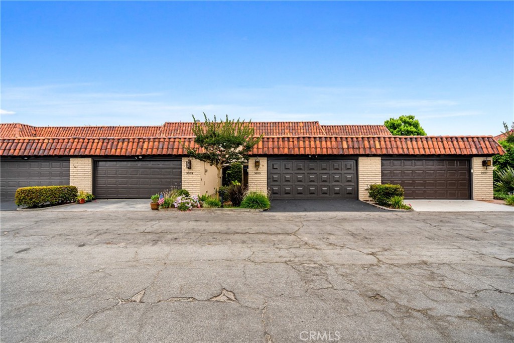 3055 Club House Circle