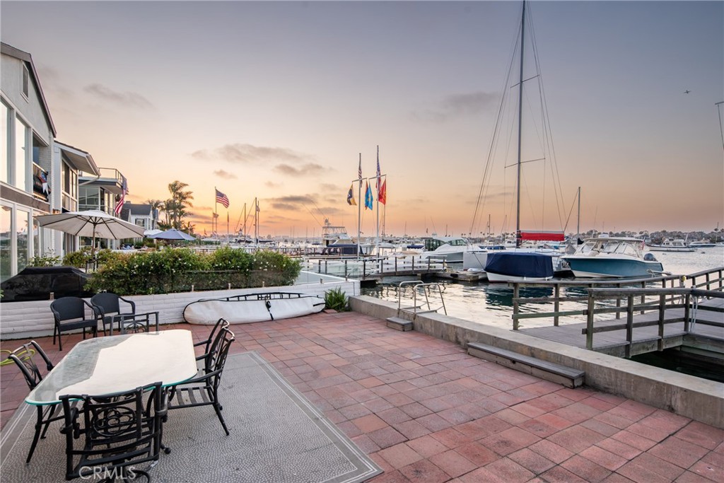 1204 E Balboa Boulevard