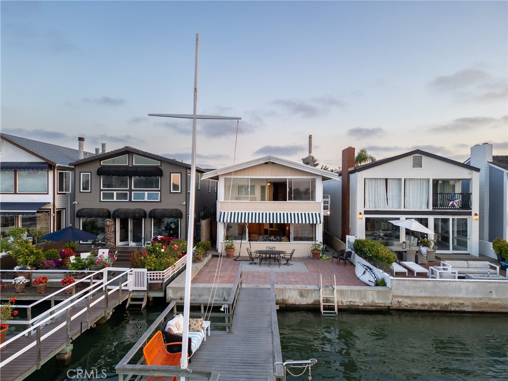 1204 E Balboa Boulevard