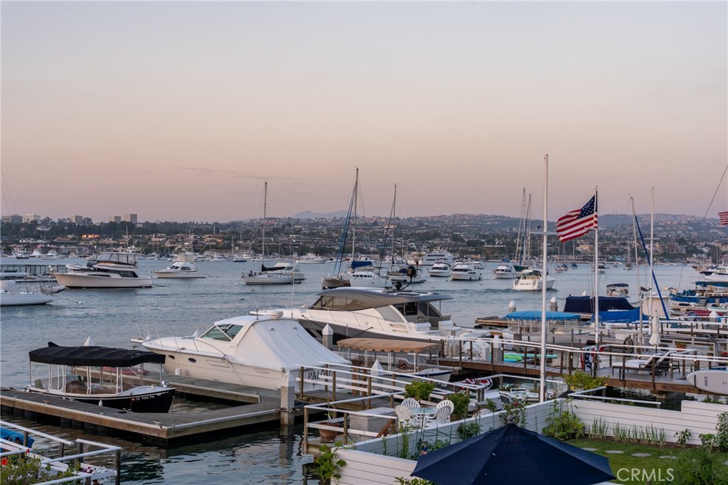 1204 E Balboa Boulevard