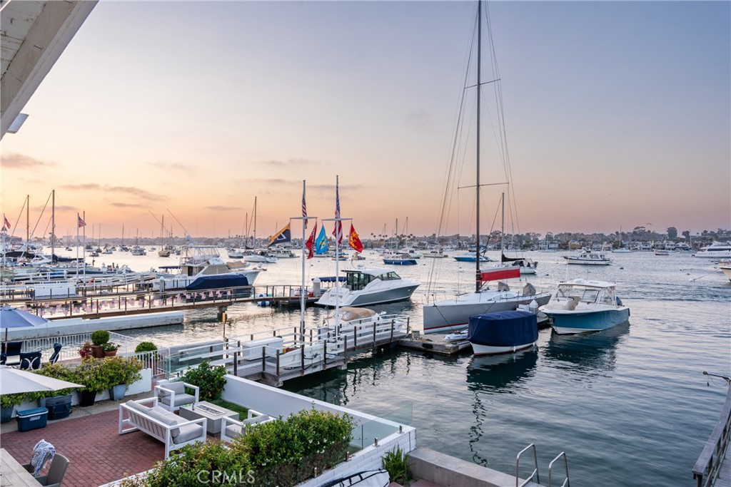 1204 E Balboa Boulevard