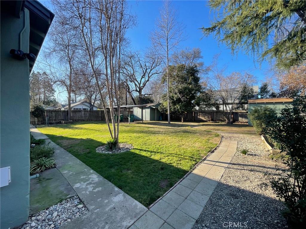 228 W 8th Avenue