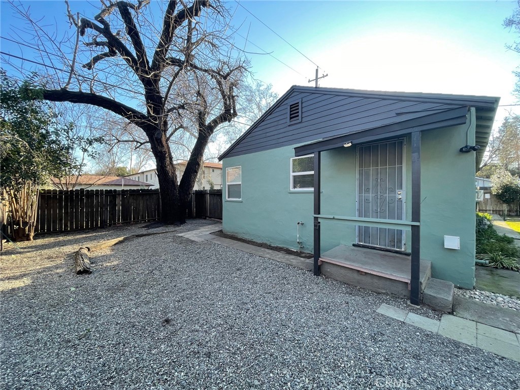 228 W 8th Avenue
